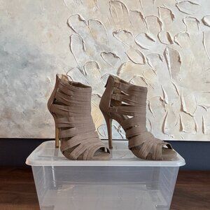 BCBGeneration Strappy Zip-Up 4.5" Heels – Taupe – Size 7M